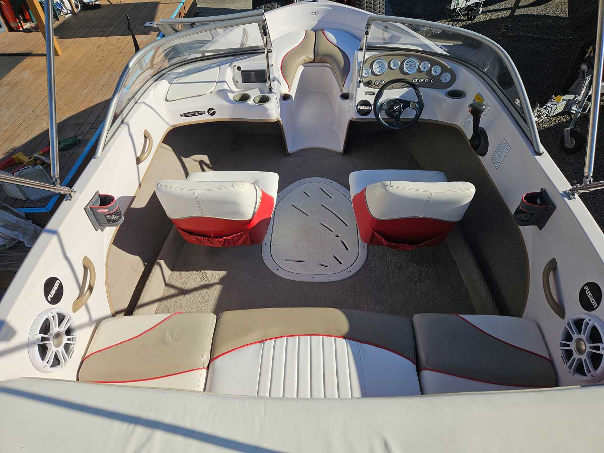 tahoe q4-family-boat-auckland-nz