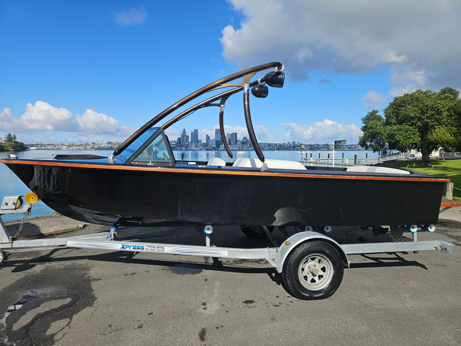wakeboard nautique-tower-v8