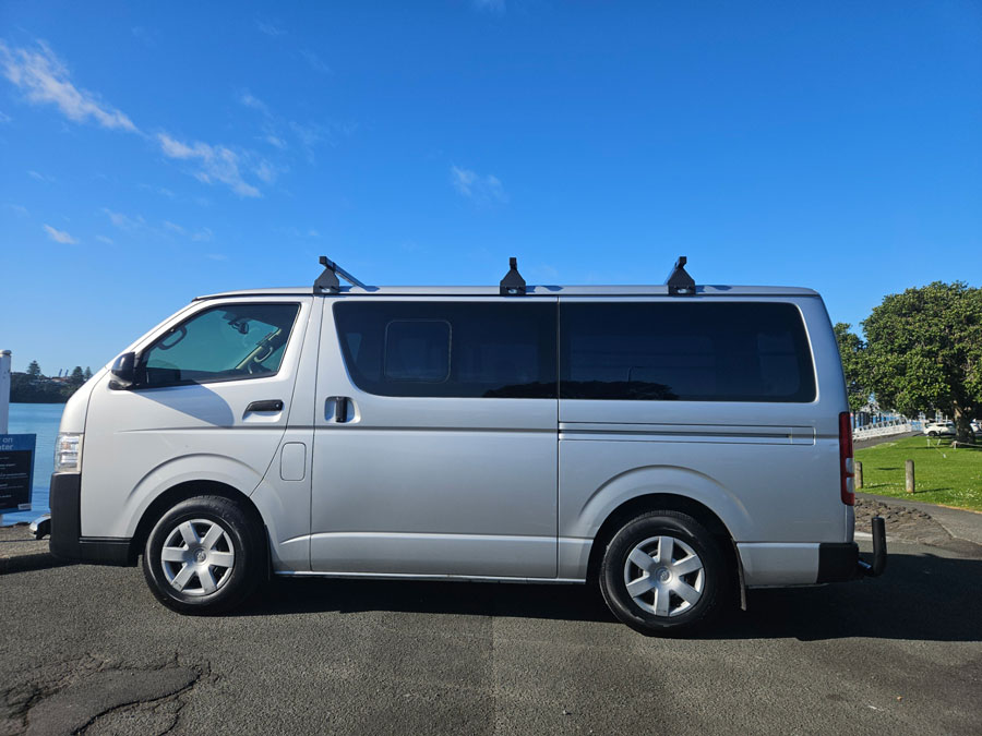 1 toyota-hiace-tidy