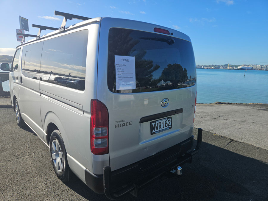 5 toyota-hiace-low-kms