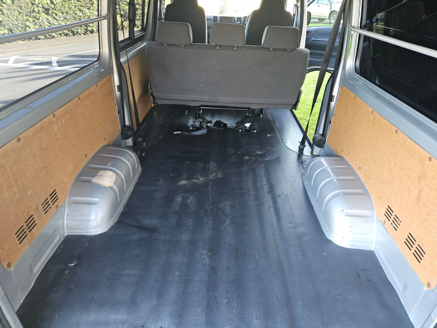 7 toyota-hiace-delivery