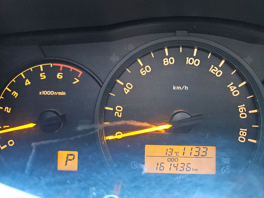 9 toyota-hiace-dashboard